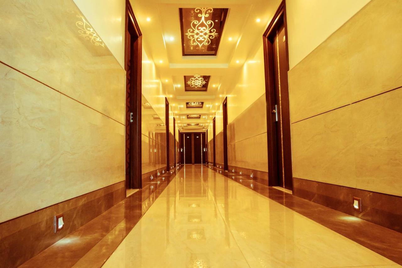 Hotel Fun City Navsari Esterno foto