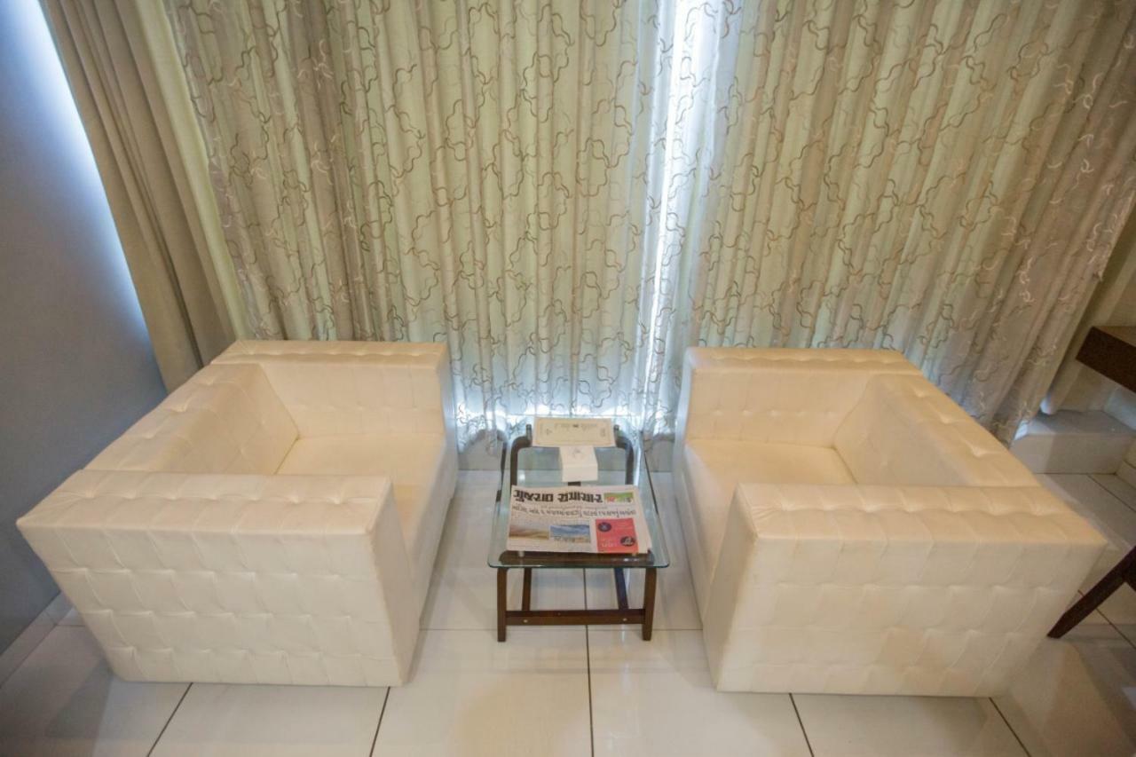 Hotel Fun City Navsari Esterno foto